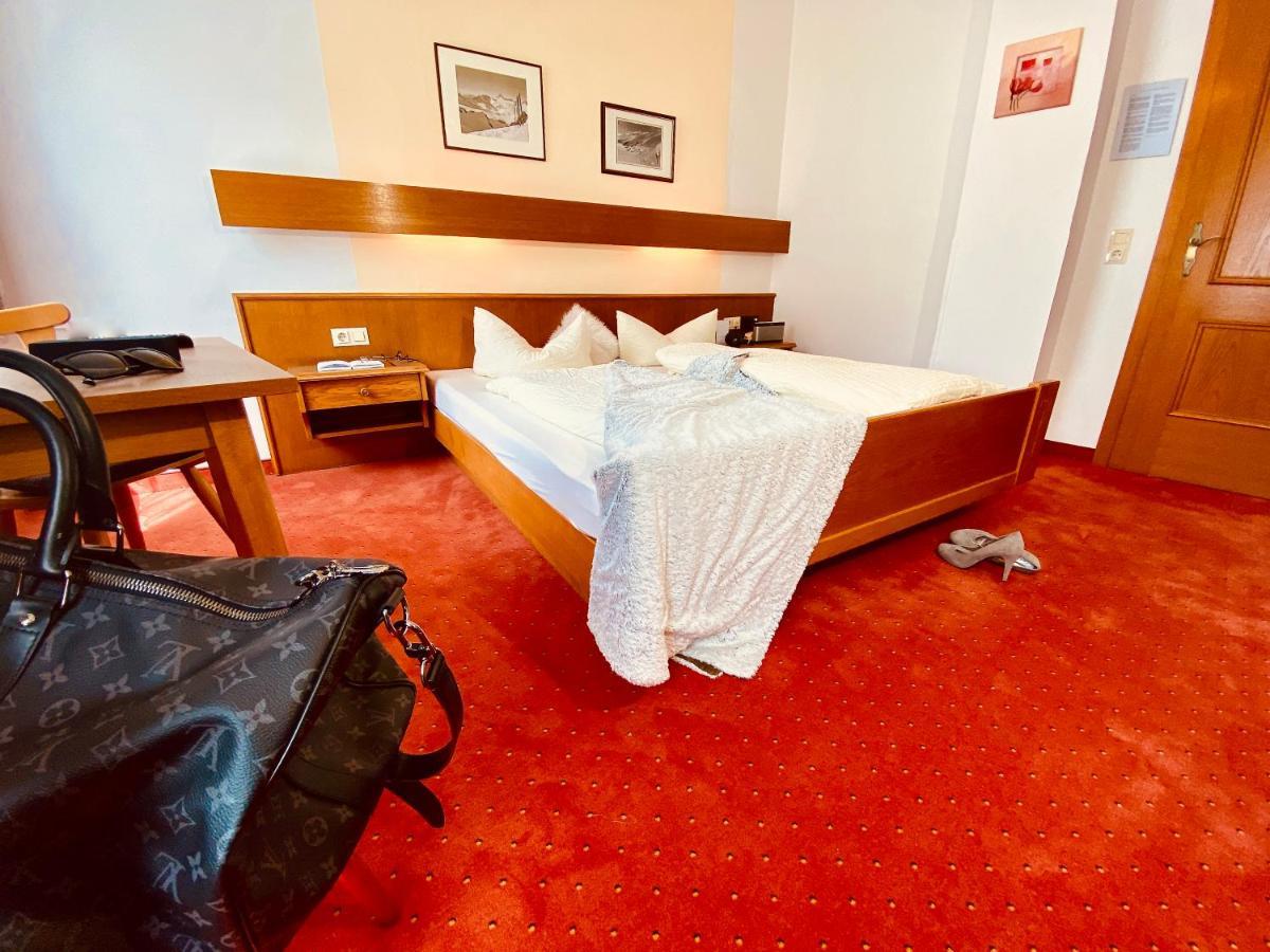 Schwarzer Adler Hotel Ландек Екстериор снимка