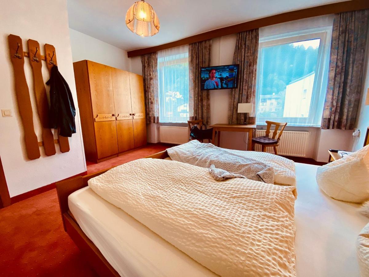 Schwarzer Adler Hotel Ландек Екстериор снимка