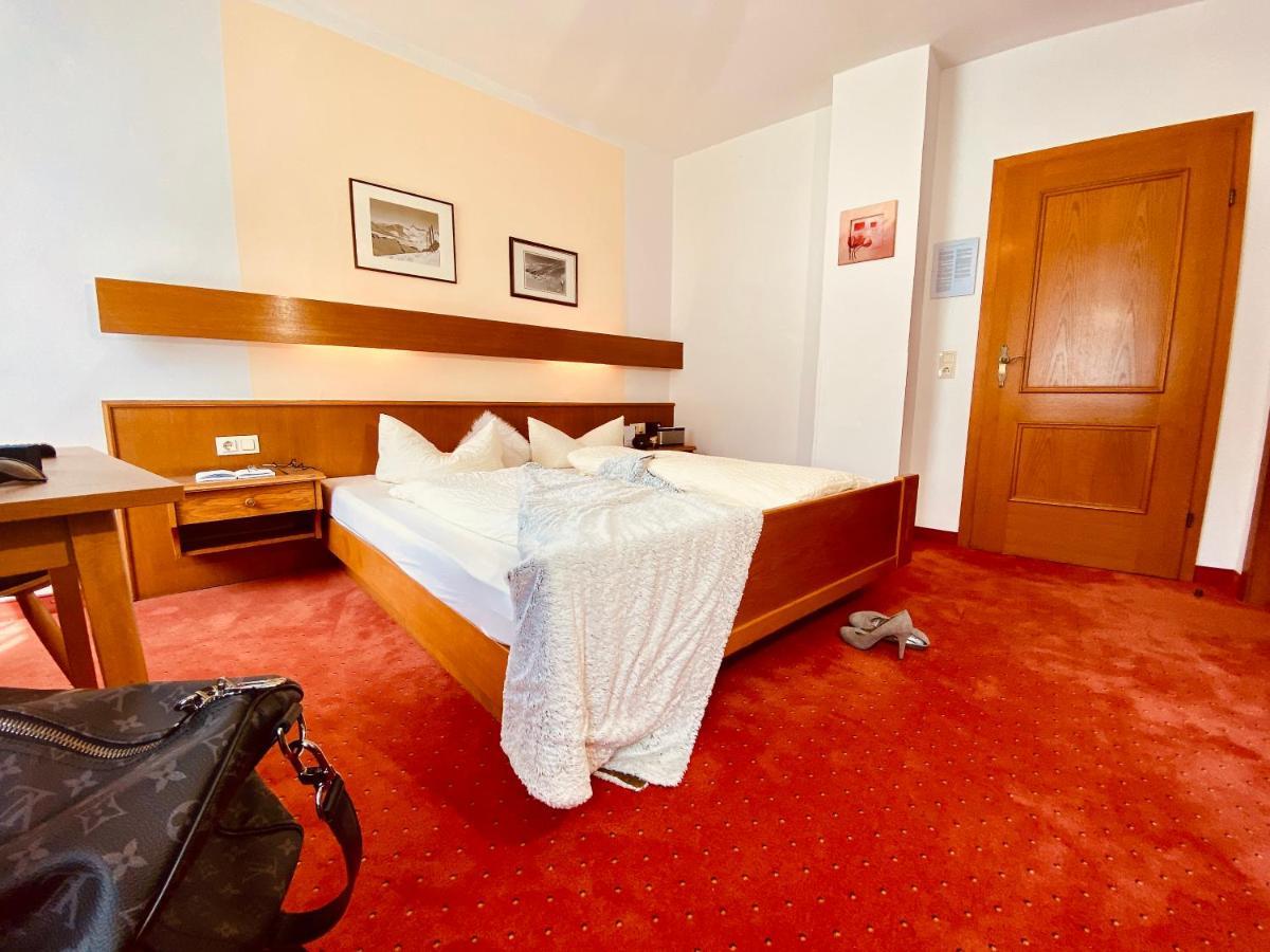 Schwarzer Adler Hotel Ландек Екстериор снимка