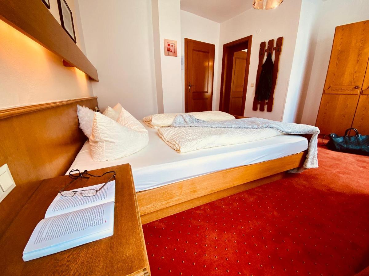 Schwarzer Adler Hotel Ландек Екстериор снимка