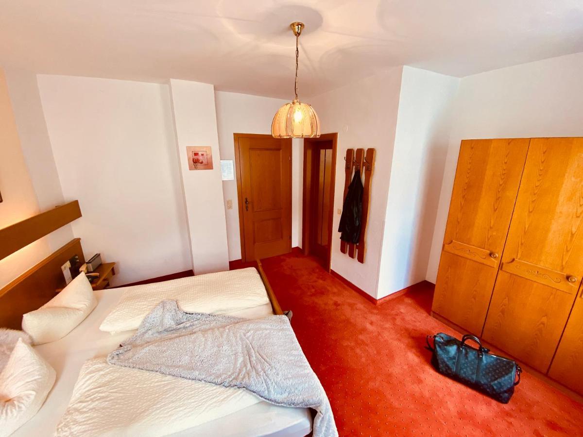 Schwarzer Adler Hotel Ландек Екстериор снимка