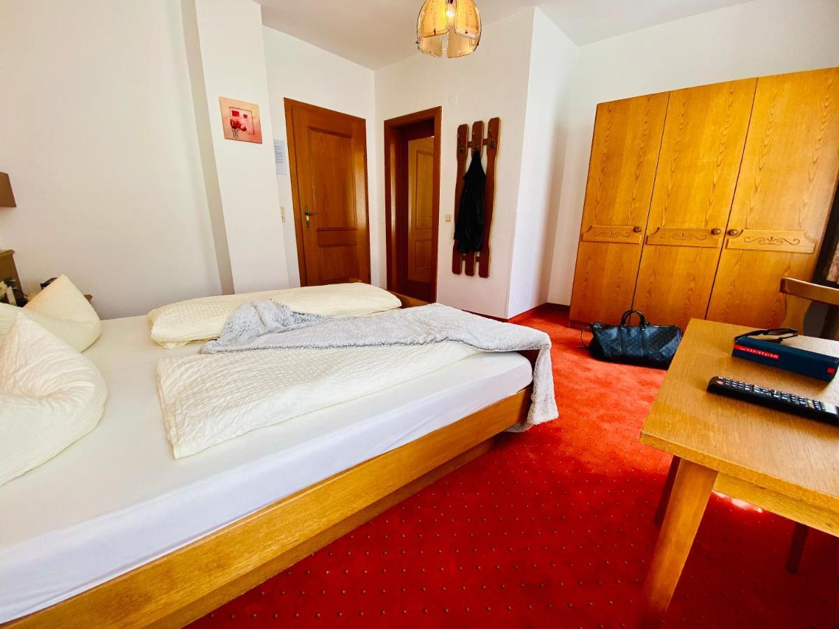 Schwarzer Adler Hotel Ландек Екстериор снимка