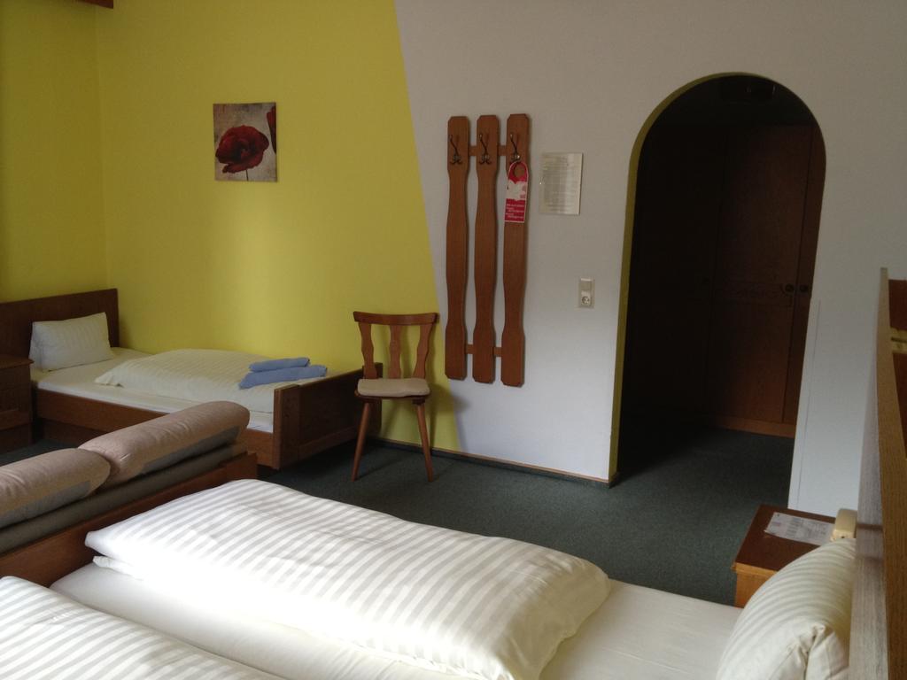 Schwarzer Adler Hotel Ландек Стая снимка