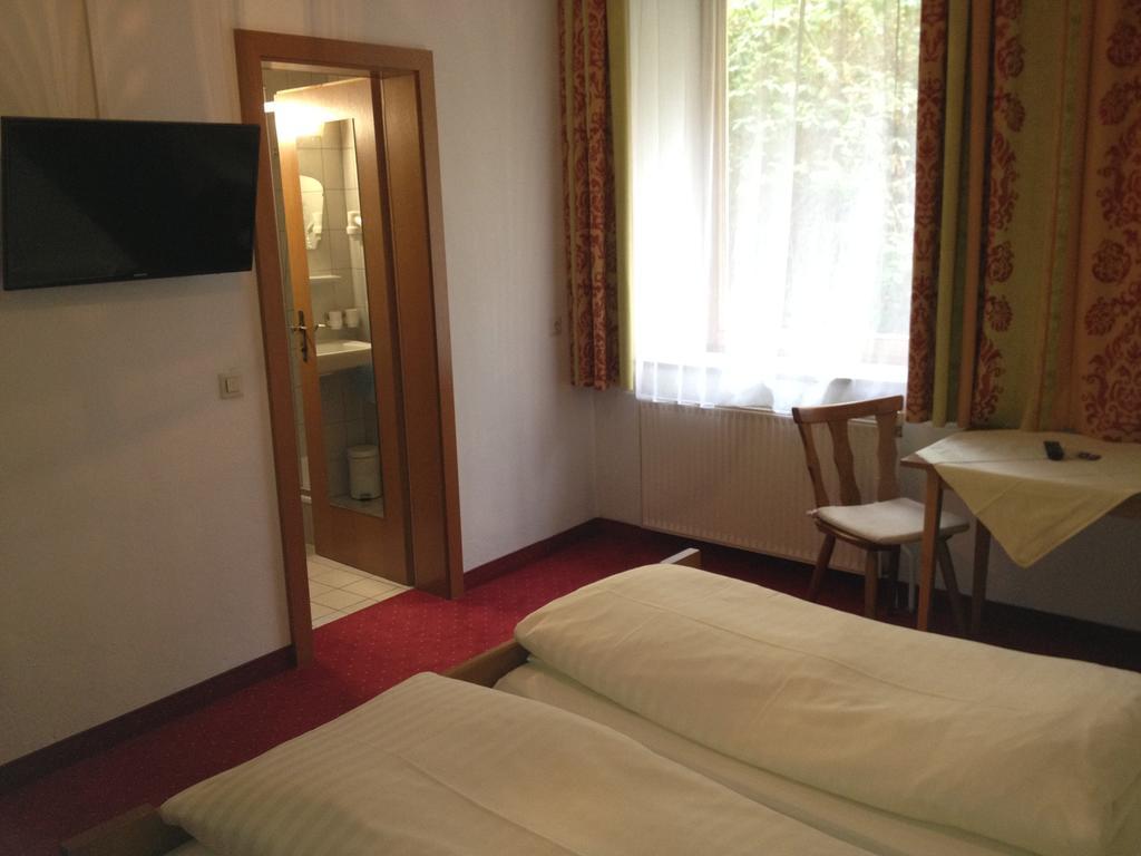 Schwarzer Adler Hotel Ландек Екстериор снимка