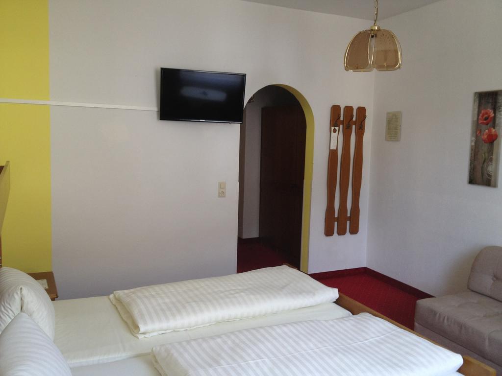 Schwarzer Adler Hotel Ландек Екстериор снимка