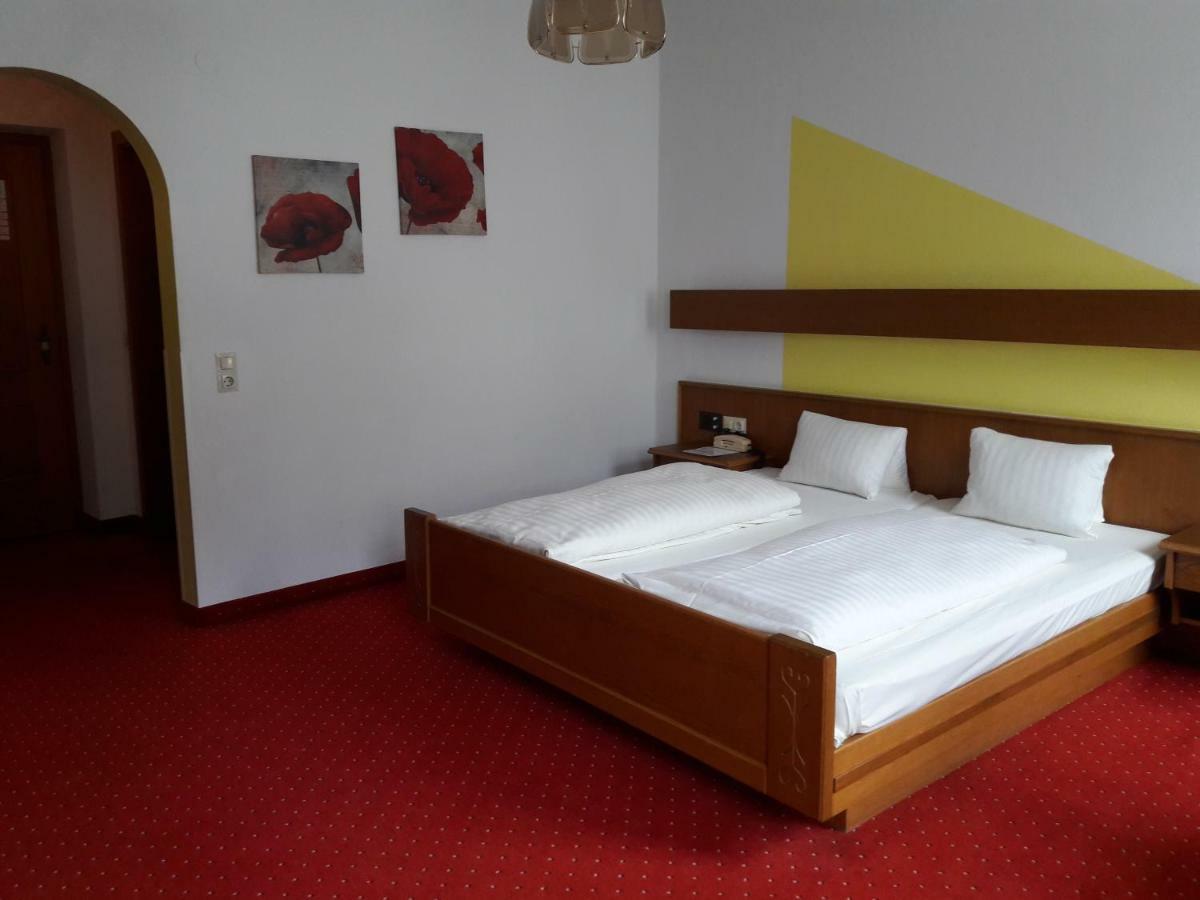 Schwarzer Adler Hotel Ландек Екстериор снимка